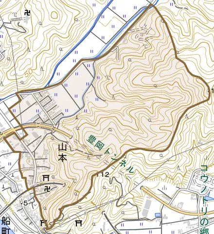 山本とその周辺の地図。町の範囲を重ねている