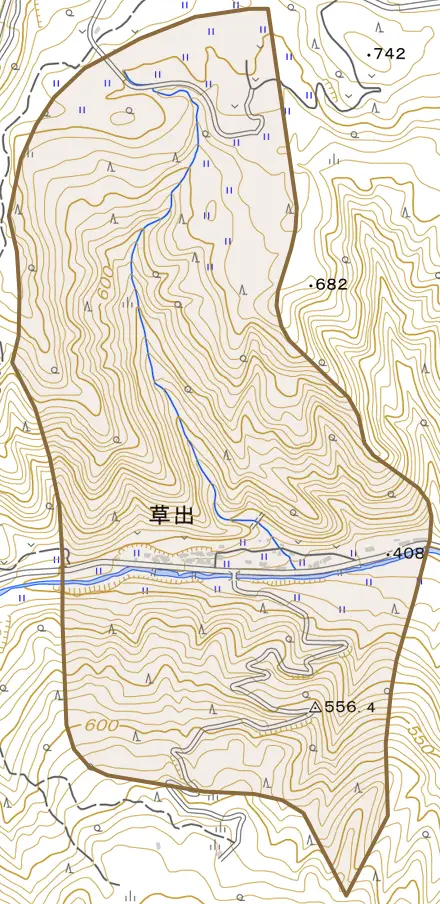 草出とその周辺の地図。町の範囲を重ねている