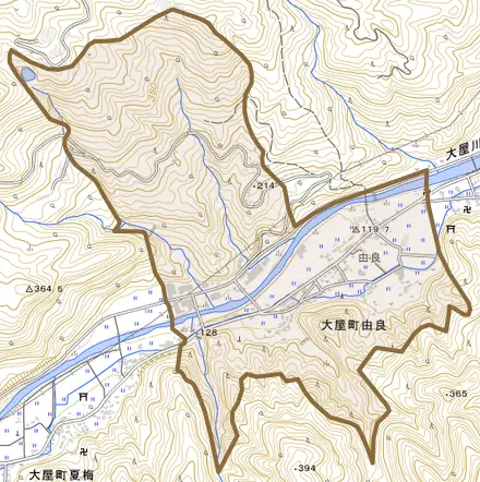 大屋町由良とその周辺の地図。町の範囲を重ねている