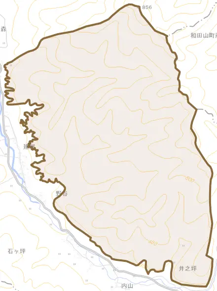 建屋とその周辺の地図。町の範囲を重ねている