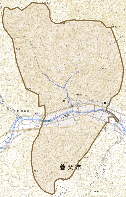 大谷とその周辺の地図。町の範囲を重ねている