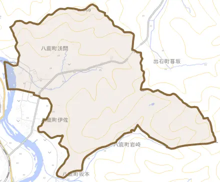 八鹿町浅間とその周辺の地図。町の範囲を重ねている