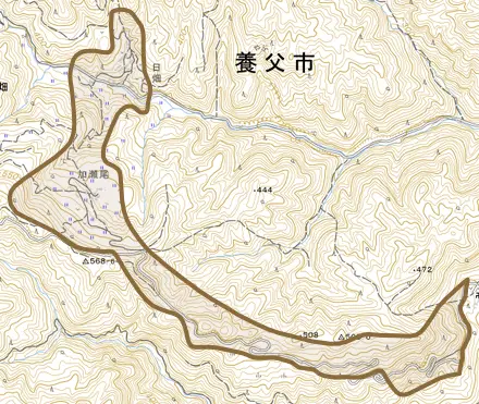 八鹿町日畑とその周辺の地図。町の範囲を重ねている