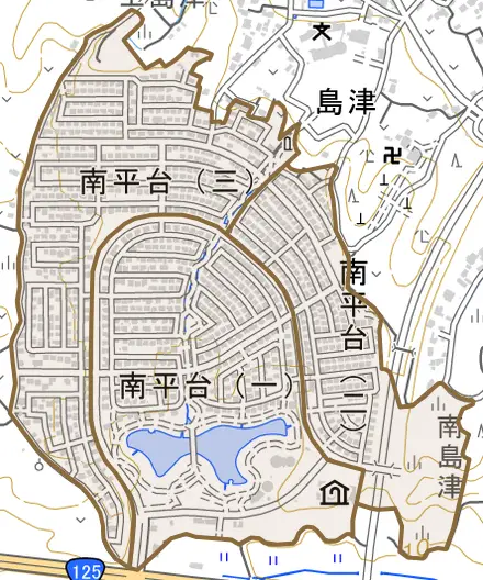 南平台とその周辺の地図。町の範囲を重ねている