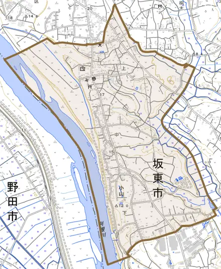 小山とその周辺の地図。町の範囲を重ねている