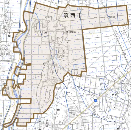井出蛯沢とその周辺の地図。町の範囲を重ねている