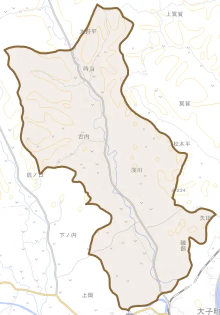 大字浅川とその周辺の地図。町の範囲を重ねている