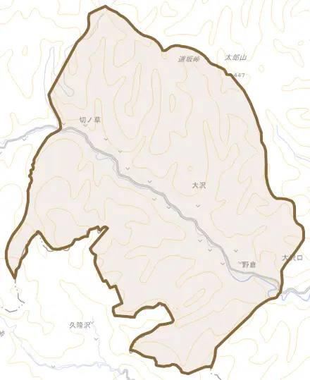 大字大沢とその周辺の地図。町の範囲を重ねている