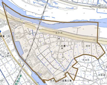 大字川妻とその周辺の地図。町の範囲を重ねている