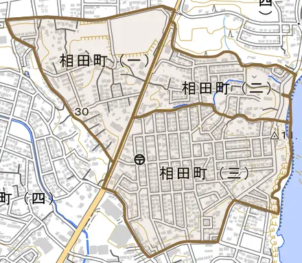 相田町とその周辺の地図。町の範囲を重ねている
