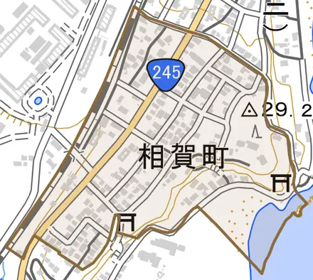 相賀町とその周辺の地図。町の範囲を重ねている