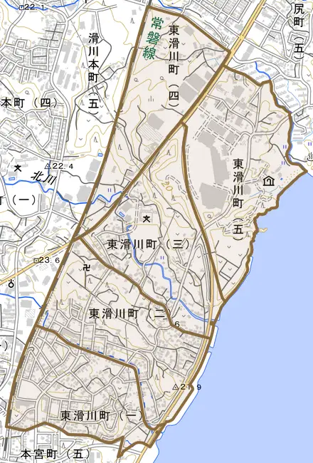 東滑川町とその周辺の地図。町の範囲を重ねている