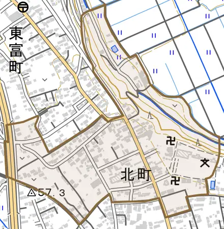 北町とその周辺の地図。町の範囲を重ねている