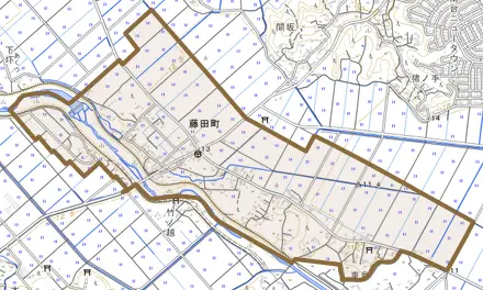 藤田町とその周辺の地図。町の範囲を重ねている