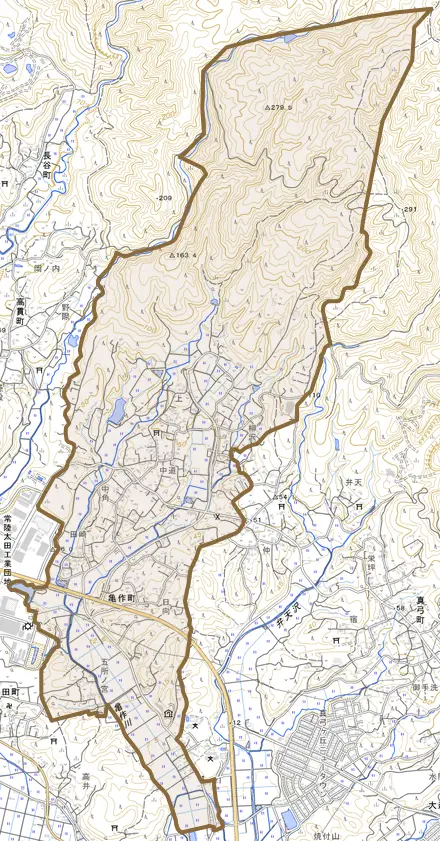 亀作町とその周辺の地図。町の範囲を重ねている
