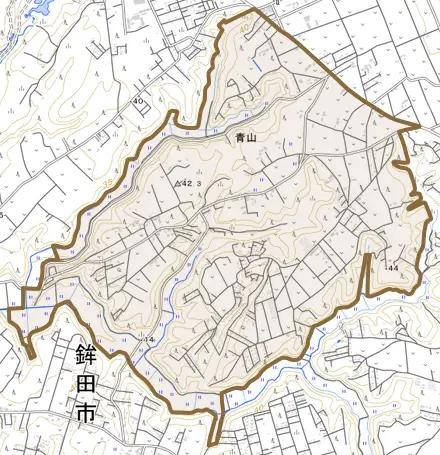 青山とその周辺の地図。町の範囲を重ねている