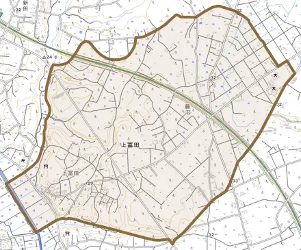 上冨田とその周辺の地図。町の範囲を重ねている