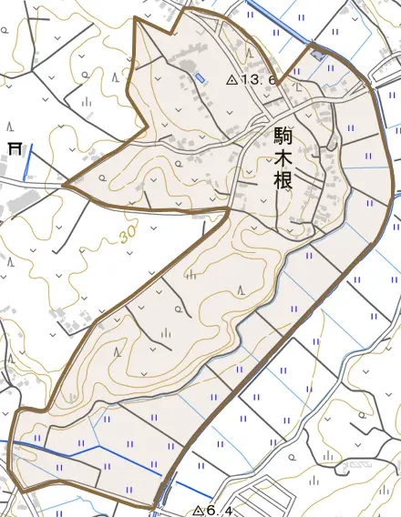 駒木根とその周辺の地図。町の範囲を重ねている