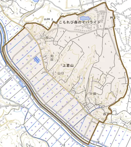 上君山とその周辺の地図。町の範囲を重ねている