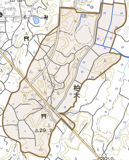 柏木とその周辺の地図。町の範囲を重ねている