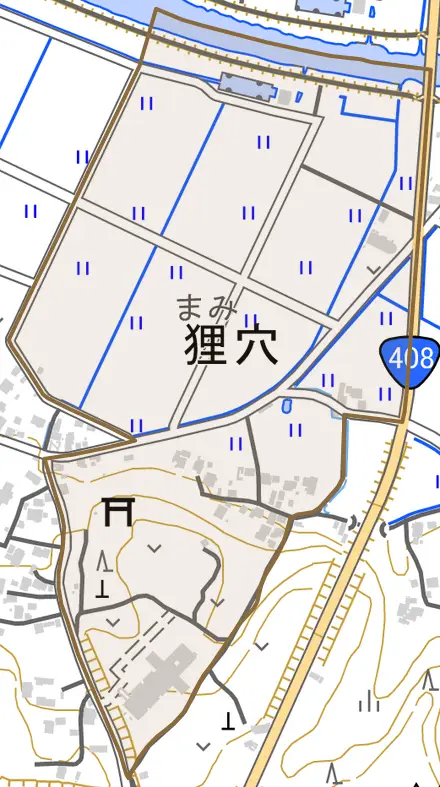 狸穴とその周辺の地図。町の範囲を重ねている