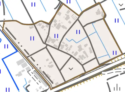 余津谷とその周辺の地図。町の範囲を重ねている