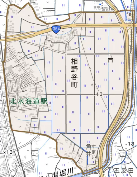 相野谷町とその周辺の地図。町の範囲を重ねている