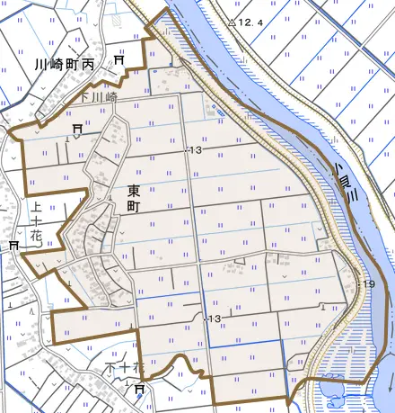 東町とその周辺の地図。町の範囲を重ねている