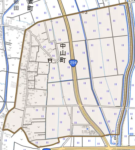 中山町とその周辺の地図。町の範囲を重ねている