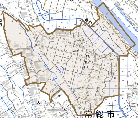 杉山とその周辺の地図。町の範囲を重ねている