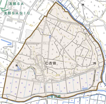 仁古田とその周辺の地図。町の範囲を重ねている
