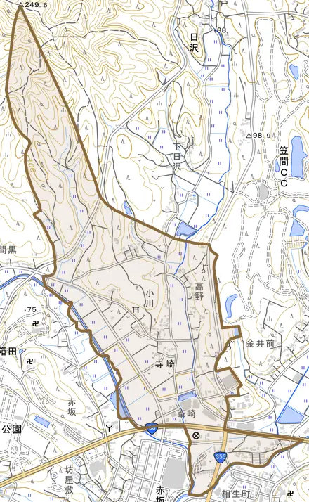 寺崎とその周辺の地図。町の範囲を重ねている
