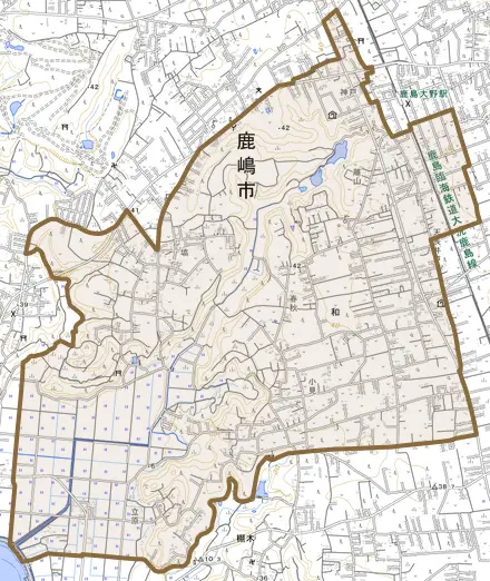 大字和とその周辺の地図。町の範囲を重ねている