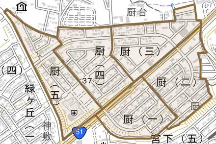 厨とその周辺の地図。町の範囲を重ねている