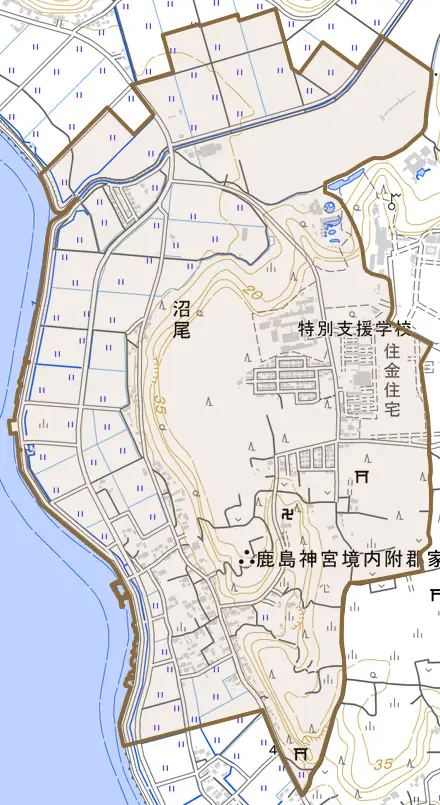 大字沼尾とその周辺の地図。町の範囲を重ねている