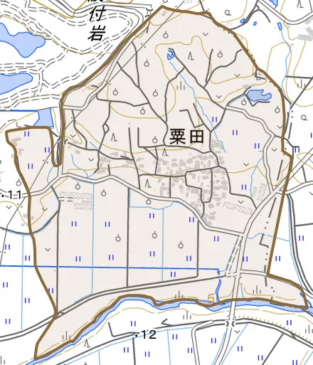 粟田とその周辺の地図。町の範囲を重ねている
