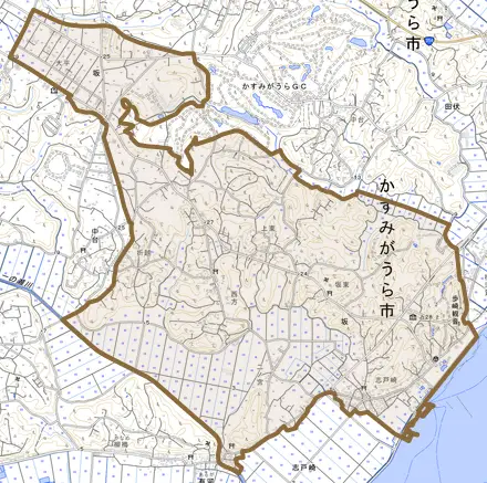 坂とその周辺の地図。町の範囲を重ねている