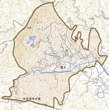 雪入とその周辺の地図。町の範囲を重ねている