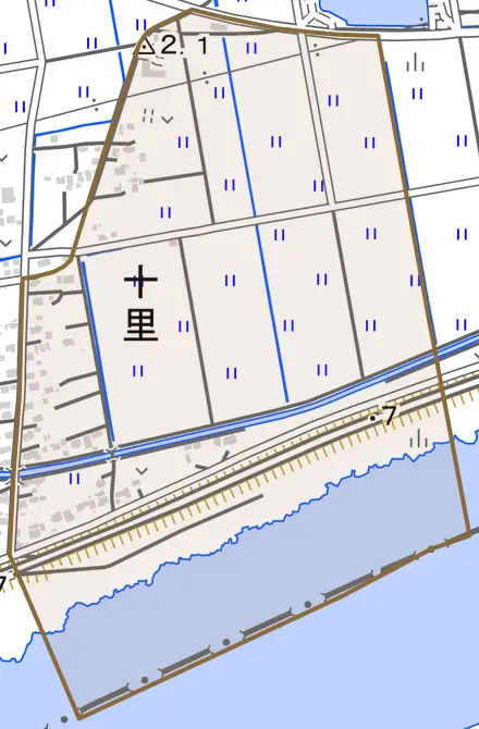 十里とその周辺の地図。町の範囲を重ねている