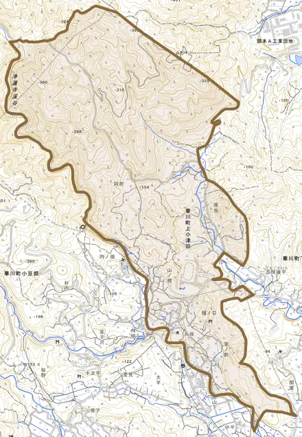華川町上小津田とその周辺の地図。町の範囲を重ねている