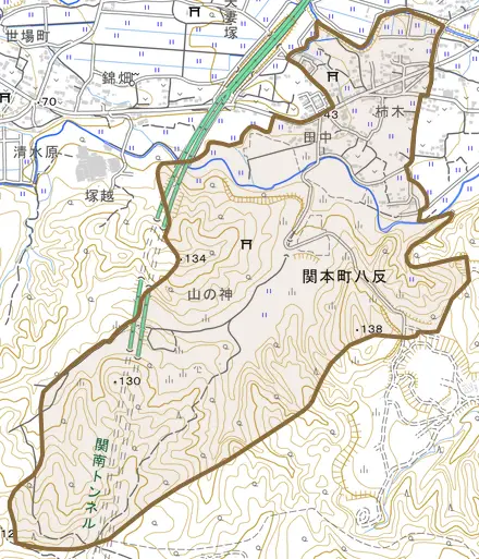 関本町八反とその周辺の地図。町の範囲を重ねている