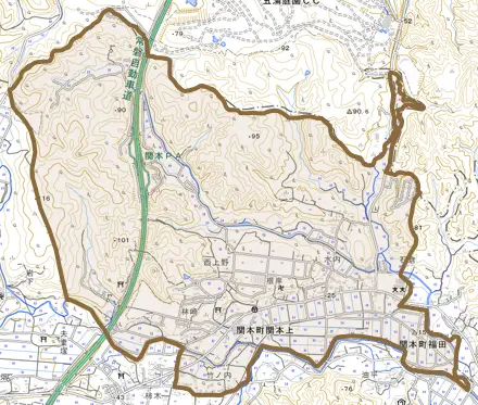 関本町関本上とその周辺の地図。町の範囲を重ねている