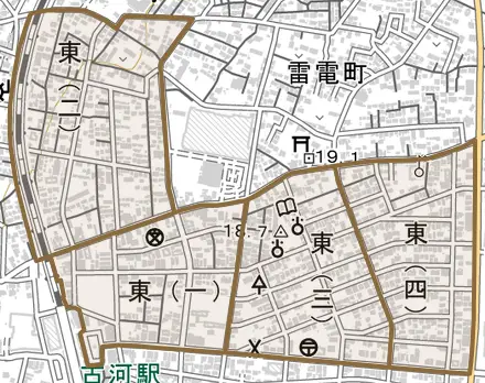東とその周辺の地図。町の範囲を重ねている