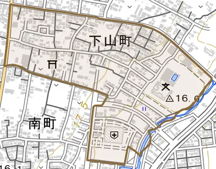 下山町とその周辺の地図。町の範囲を重ねている