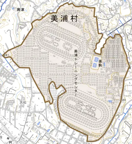 大字美駒とその周辺の地図。町の範囲を重ねている