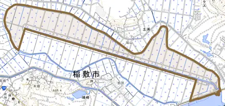 大字余郷入とその周辺の地図。町の範囲を重ねている