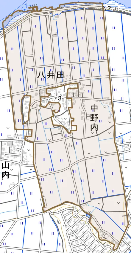 大字八井田とその周辺の地図。町の範囲を重ねている