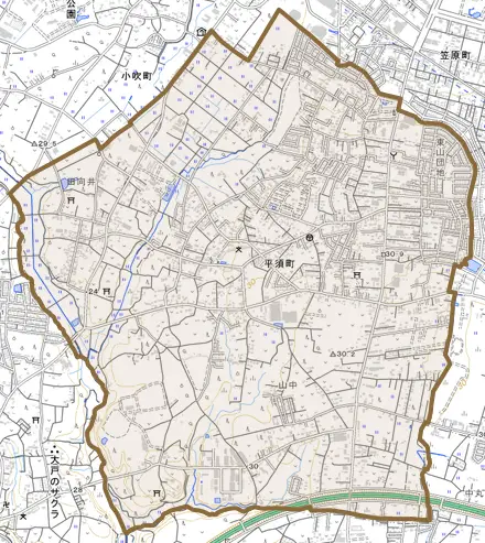 平須町とその周辺の地図。町の範囲を重ねている