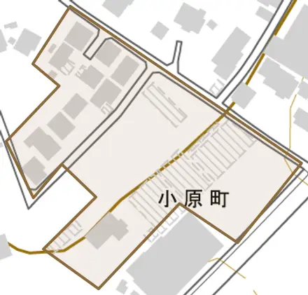 小原町とその周辺の地図。町の範囲を重ねている