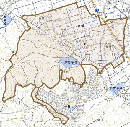 古徳とその周辺の地図。町の範囲を重ねている